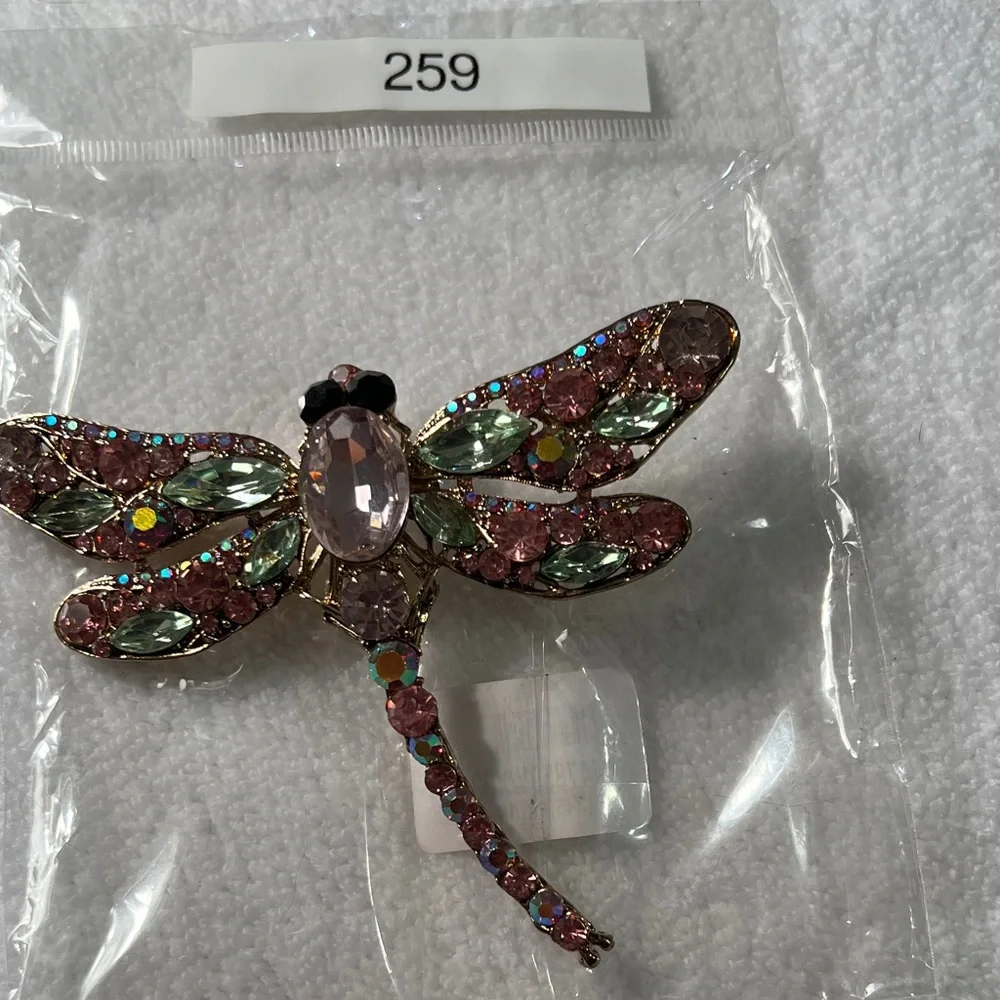 3/$18 Colorful Dragonfly Brooch Lot 259 - Picture 5 of 5